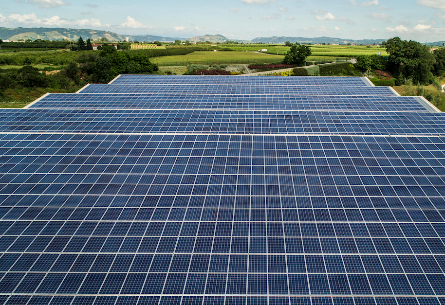 Thermographie panneaux photovoltaïques par drone : le guide complet pour optimiser votre installation solaire